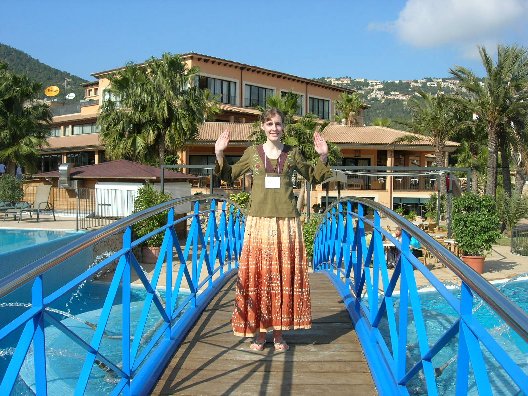 Hotel Mon Port pool bridge